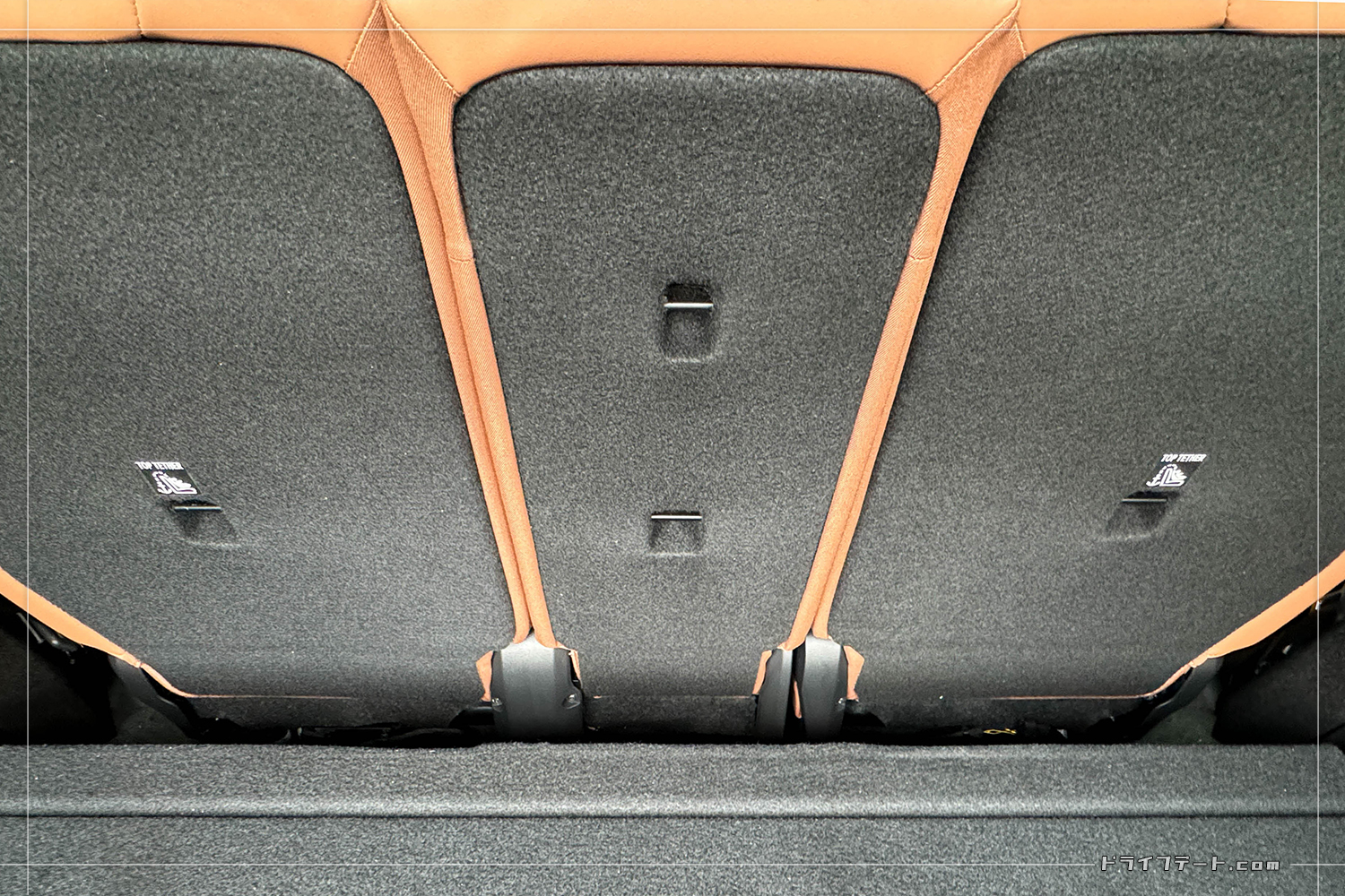 MINIカントリーマン 後部座席のスライド機構